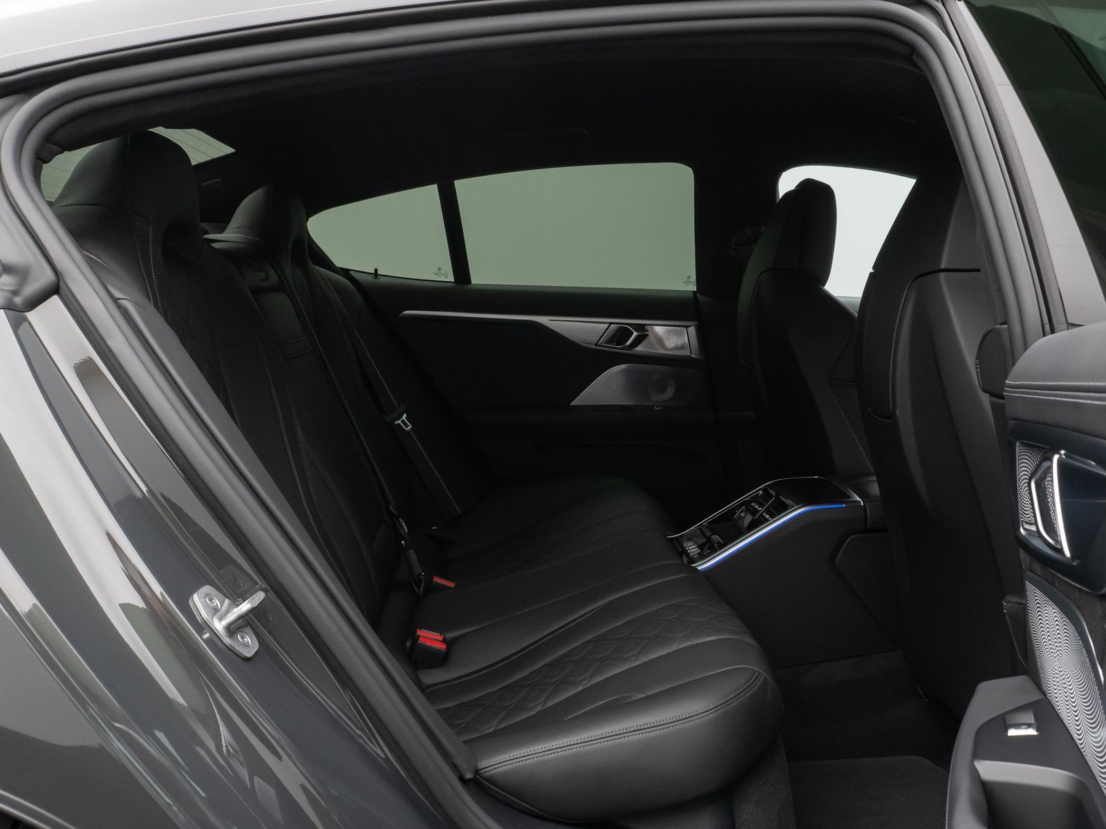 Fahrzeugabbildung BMW M8 Competition xD Gran Coupé SoftCL 360°TV Laser