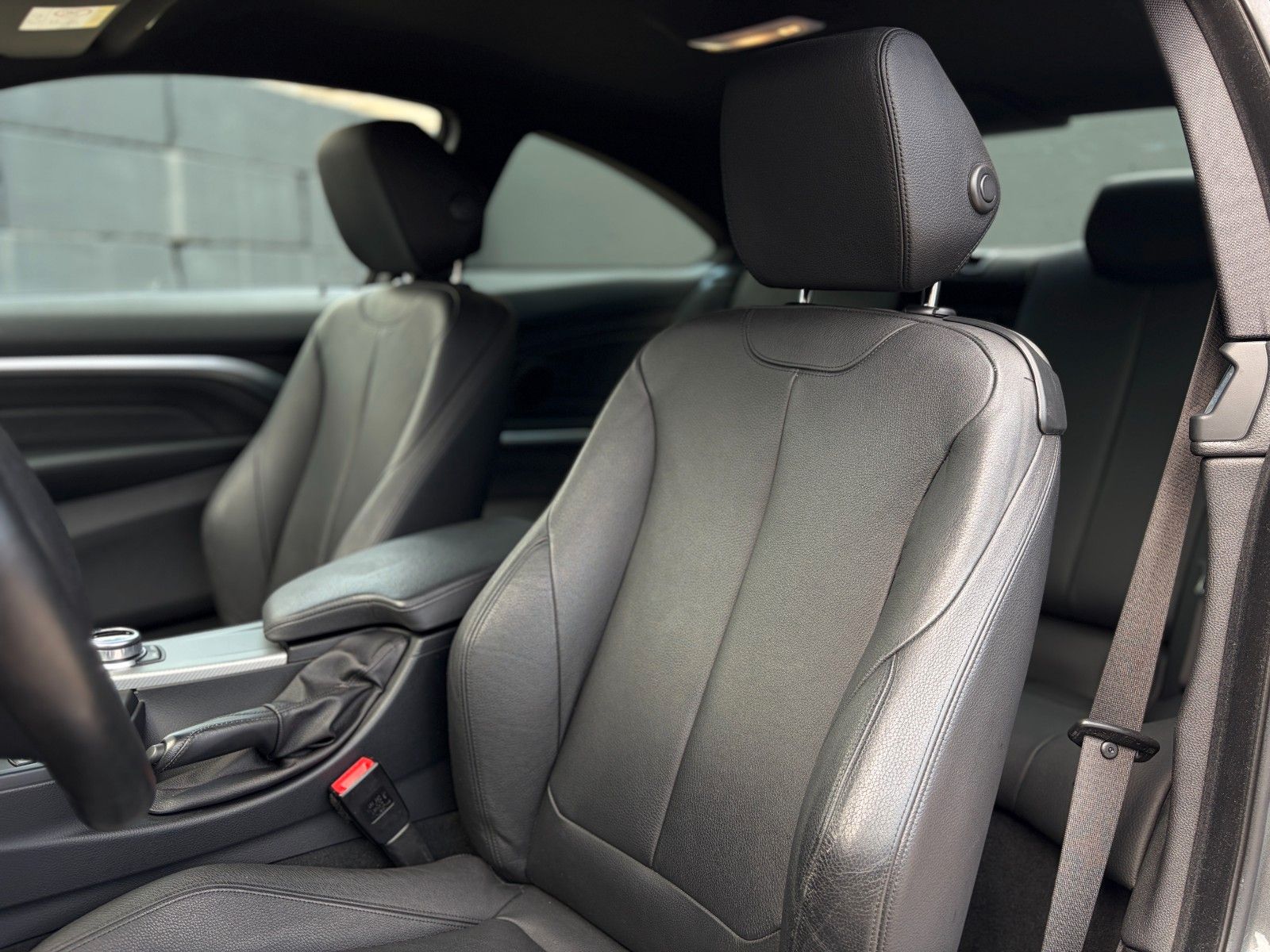 Fahrzeugabbildung BMW 420i  Coupe Sport Line Leder Tempomat HiFi SHZ
