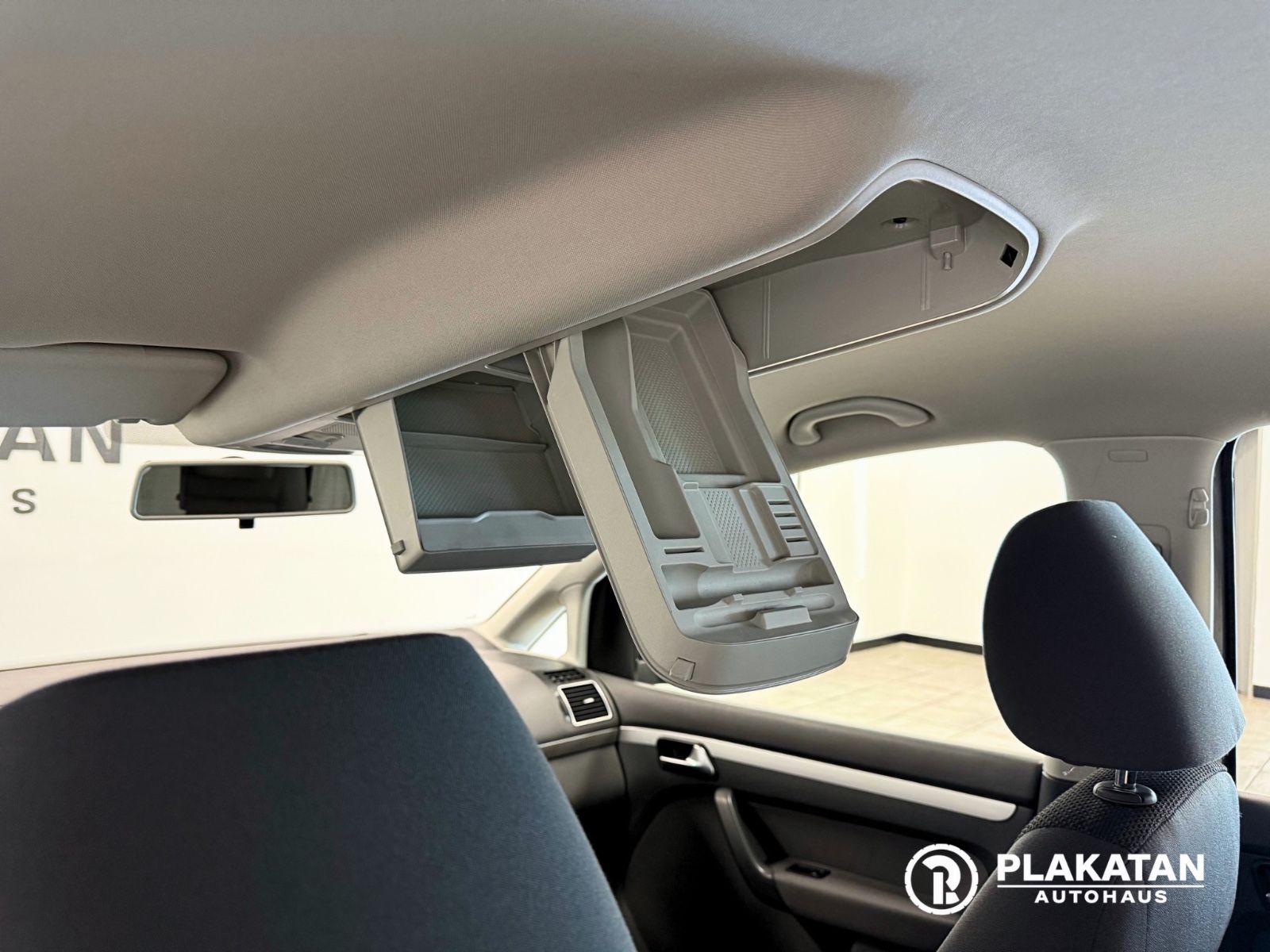 Fahrzeugabbildung Volkswagen Touran Zahnriemen Neu, Parksensoren, TÜV Neu,