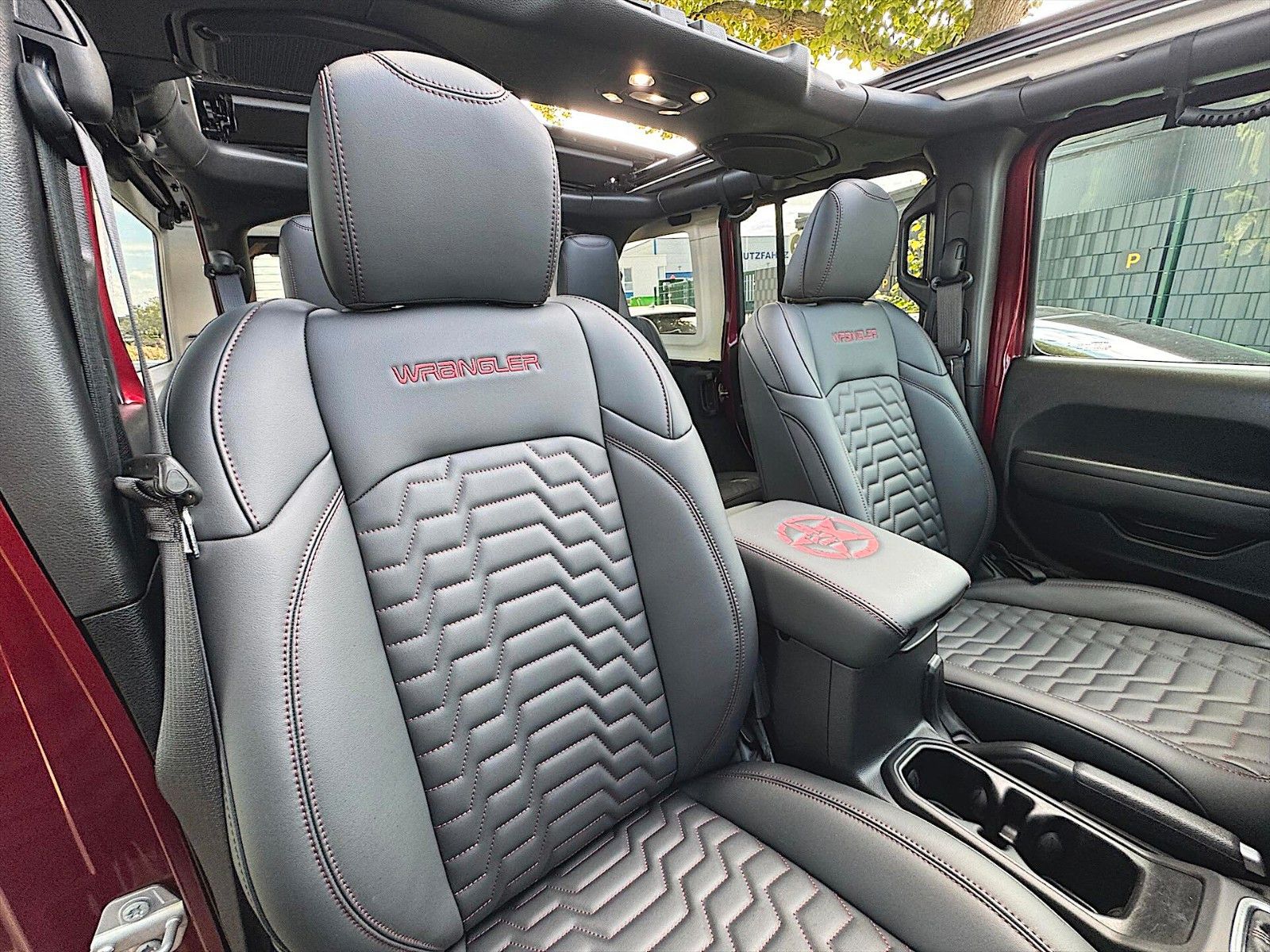 Fahrzeugabbildung Jeep Wrangler 2.0 T Unlimited SPORT S OFFROAD 4x4 19%