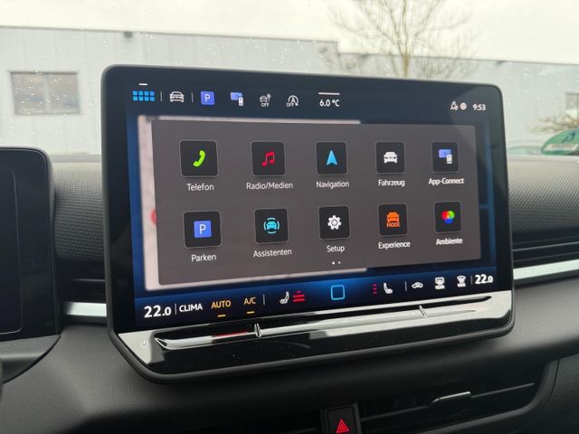 T-Roc R-Line 1.5 l eTSI Navi Area View Apple Car