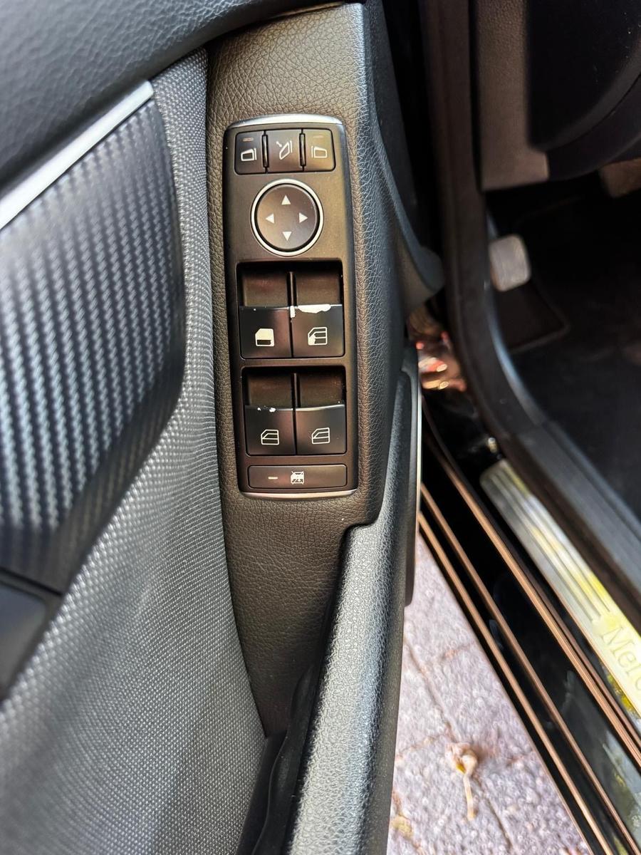 Mercedes-Benz C180 2011 — photo 5