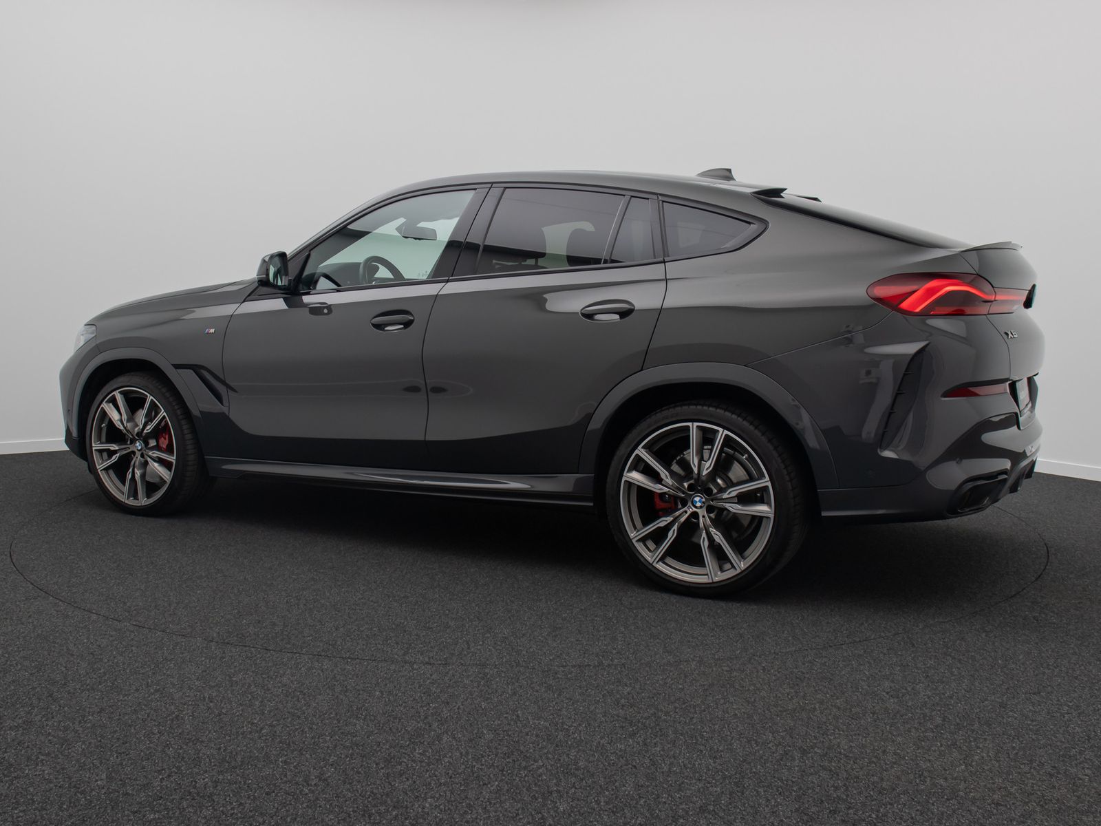 Fahrzeugabbildung BMW X6 M50i 360° B&W SkyLounge Individual Mega-Voll