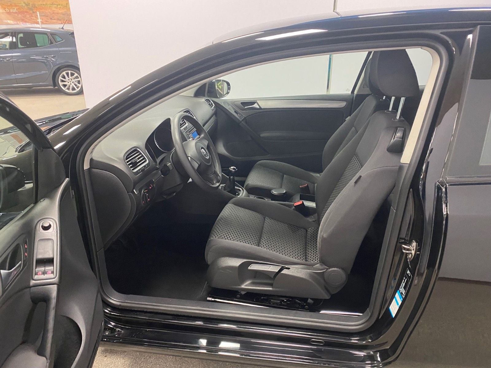 Fahrzeugabbildung Volkswagen Golf 6 1.2 TSI Trendline+CHECKHEFT+ALLWETTER+ALU