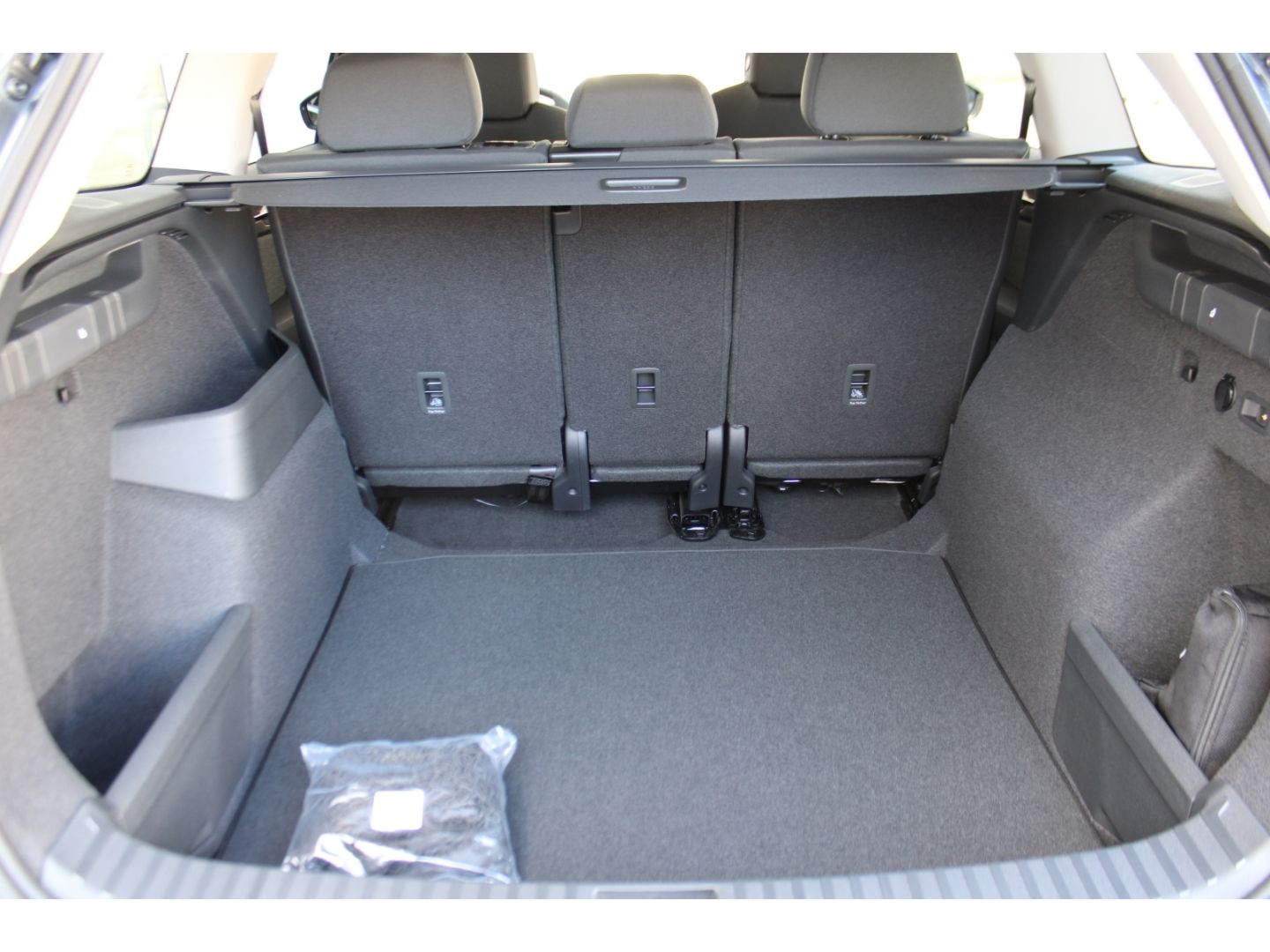 Fahrzeugabbildung SKODA Kodiaq Selection 1,5 TSI mHEV ACC AHK LED TWA RF