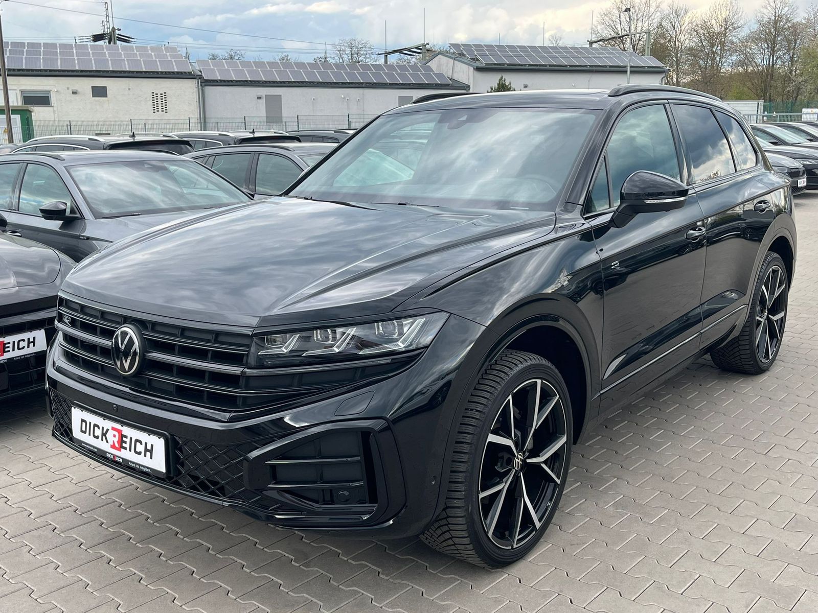 Imagen del vehículo: Volkswagen Touareg 3.0 TDI 4M R-Line VOLL Black 22" UPE 114T