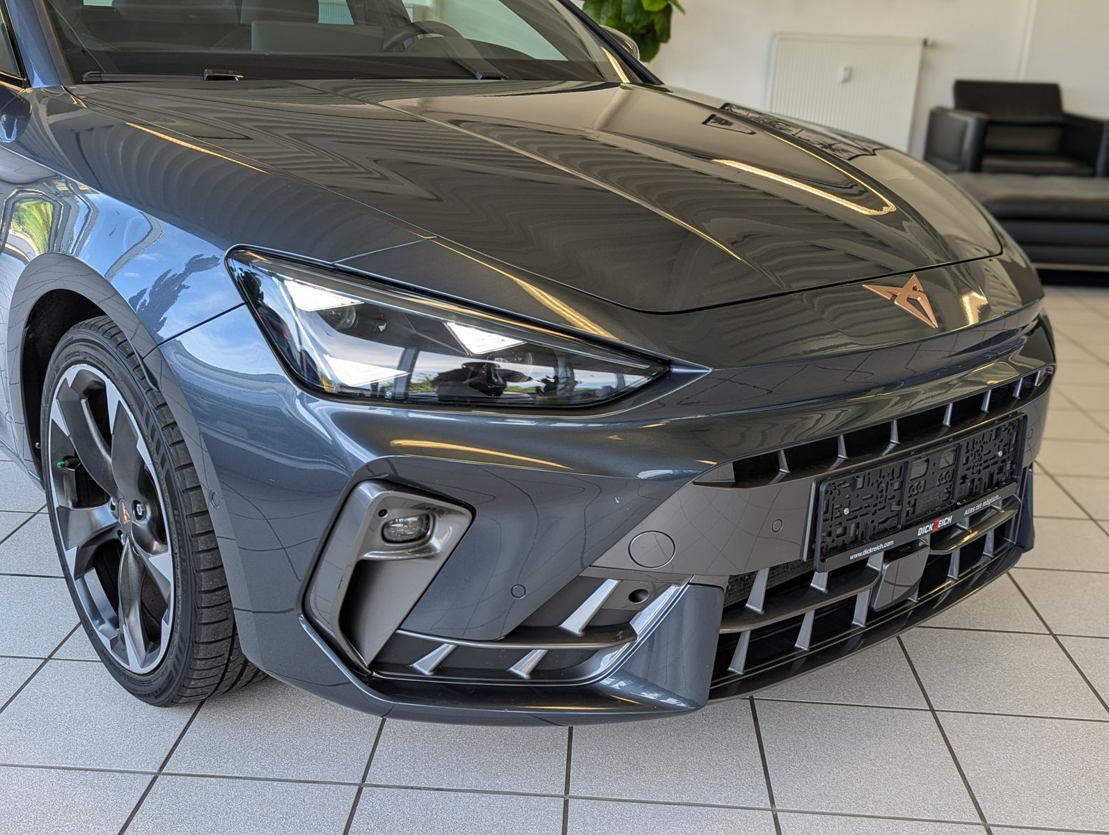 Fahrzeugabbildung CUPRA Leon 1.5 e-Hybrid Matrix Edge-Intelligent-Paket