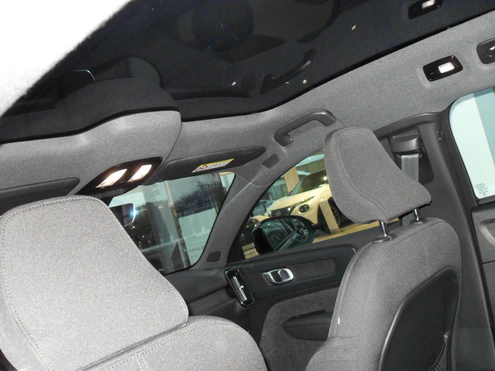 Fahrzeugabbildung Volvo C40 Core Recharge Pure Electric 2WD