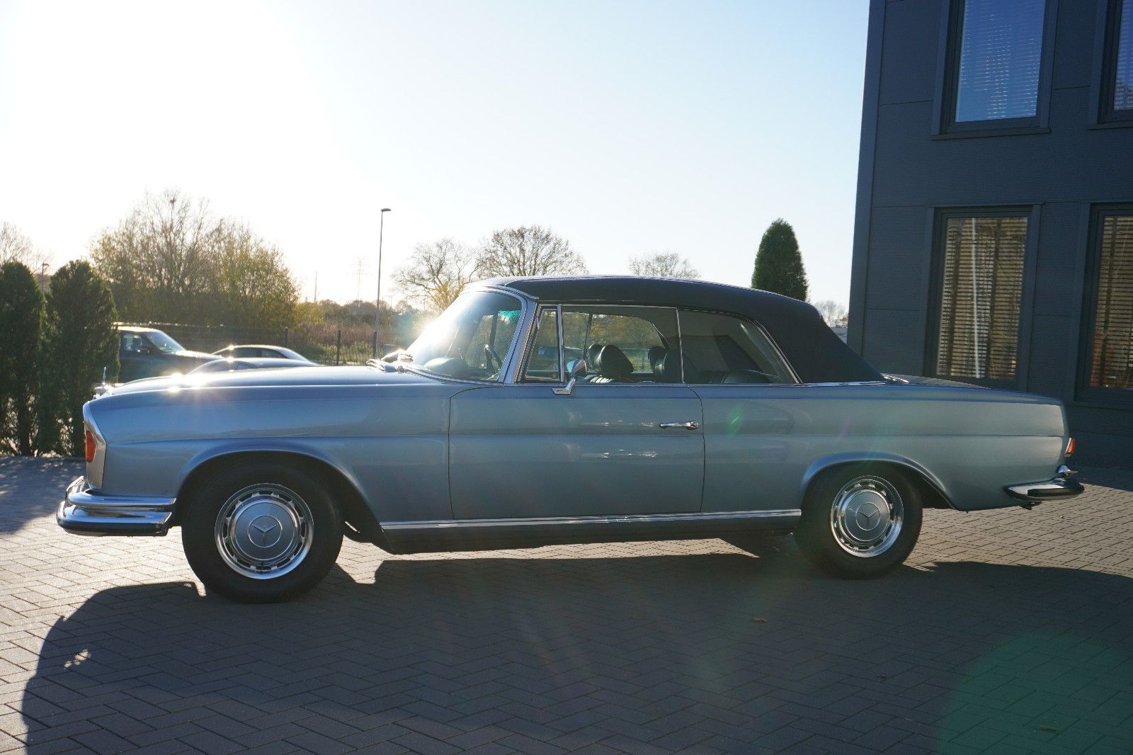 Fahrzeugabbildung Mercedes-Benz 280 SE 3,5 Cabriolet