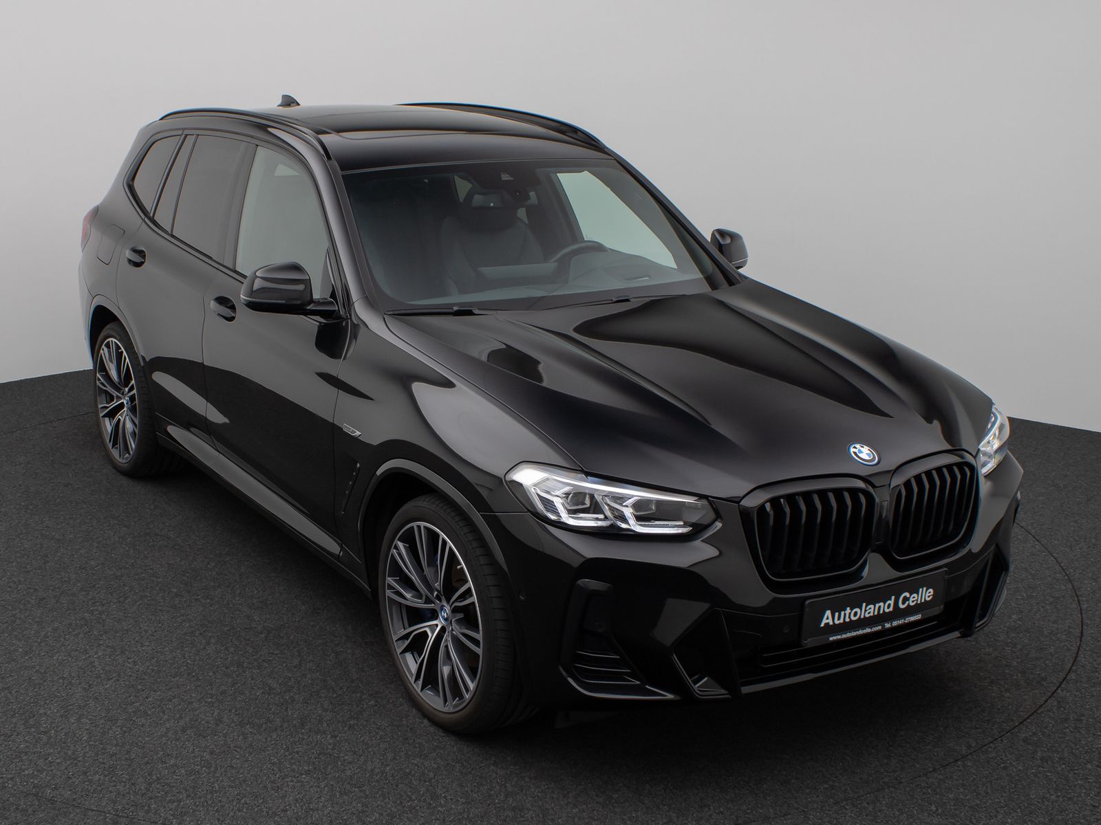 Fahrzeugabbildung BMW X3 xD30e M Sport Panorama Kamera HUD DAB H/K 21"