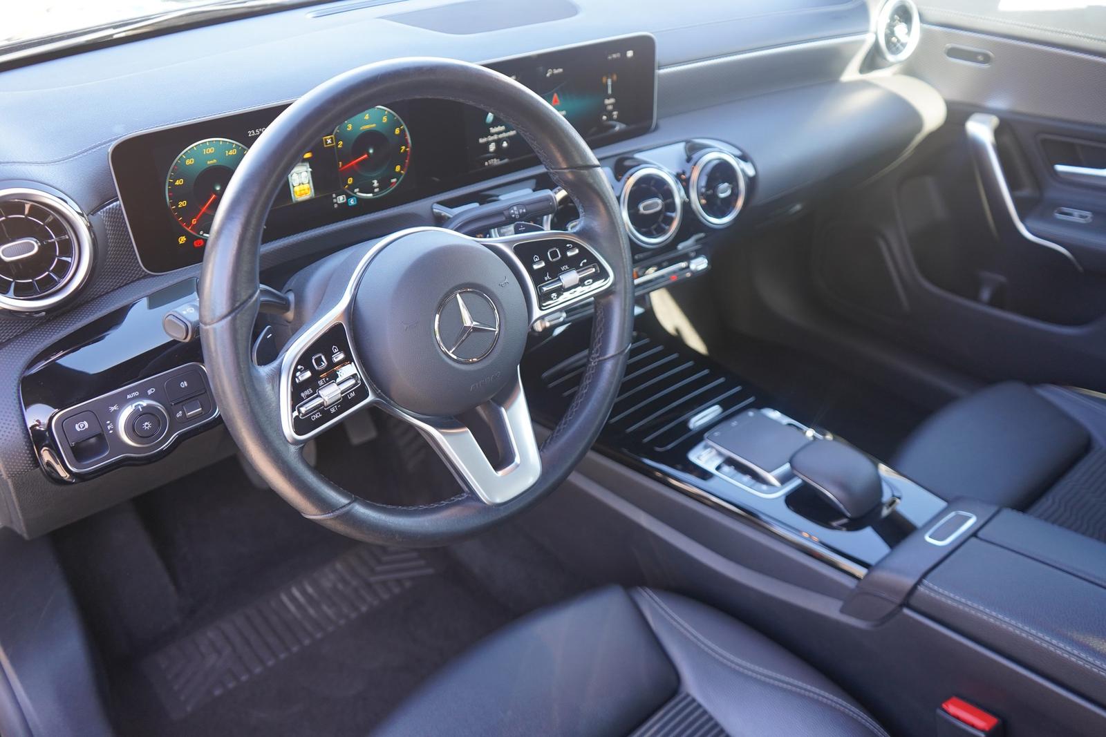 Mercedes-Benz CLA 200 Shooting Brake Progressive Navi Temp Kam