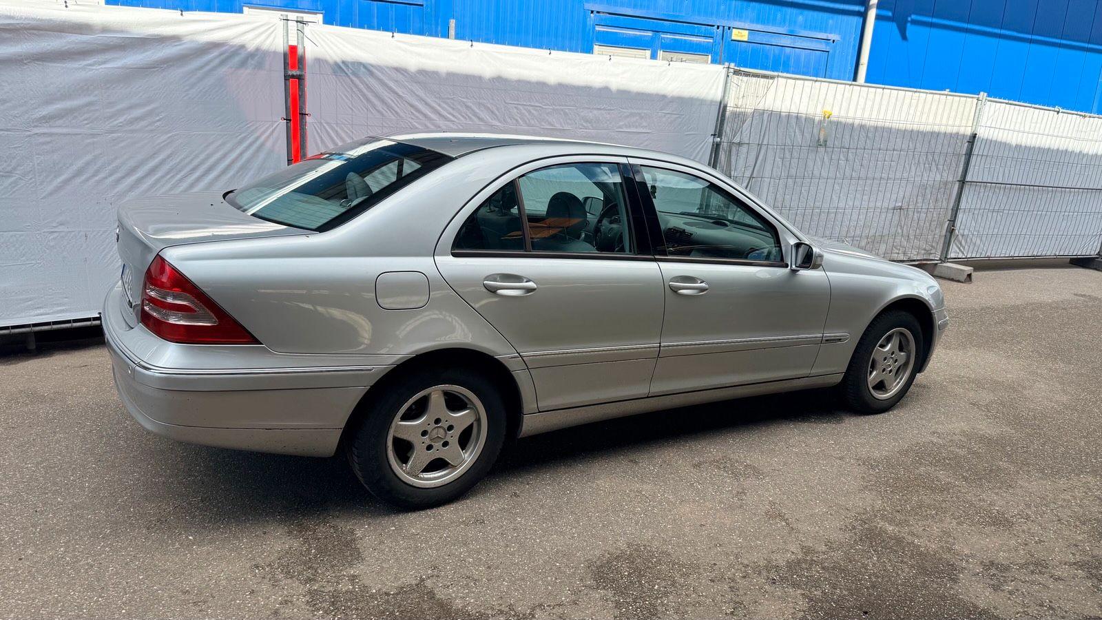 Mercedes-Benz C 180