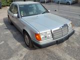 Mercedes-Benz E 230 W124 Automatik - Mercedes-Benz E 230 aus 1990