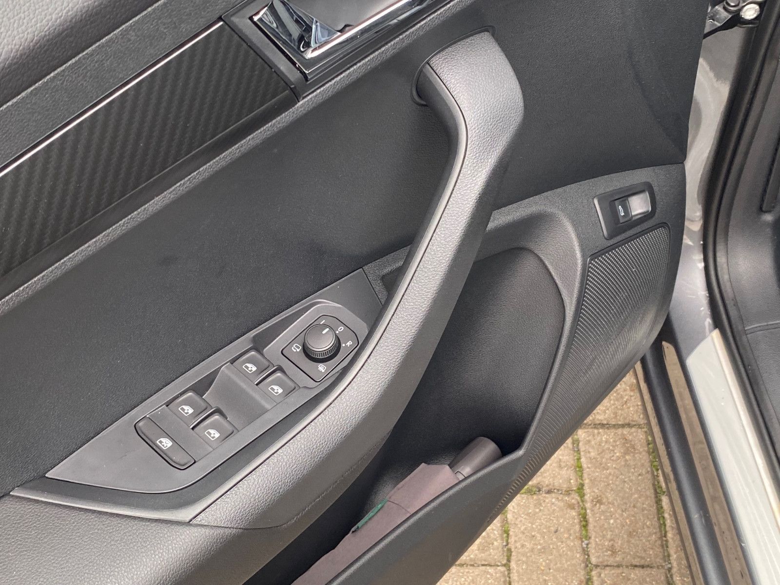 Fahrzeugabbildung SKODA Karoq 2.0l TDI DSG Sportline