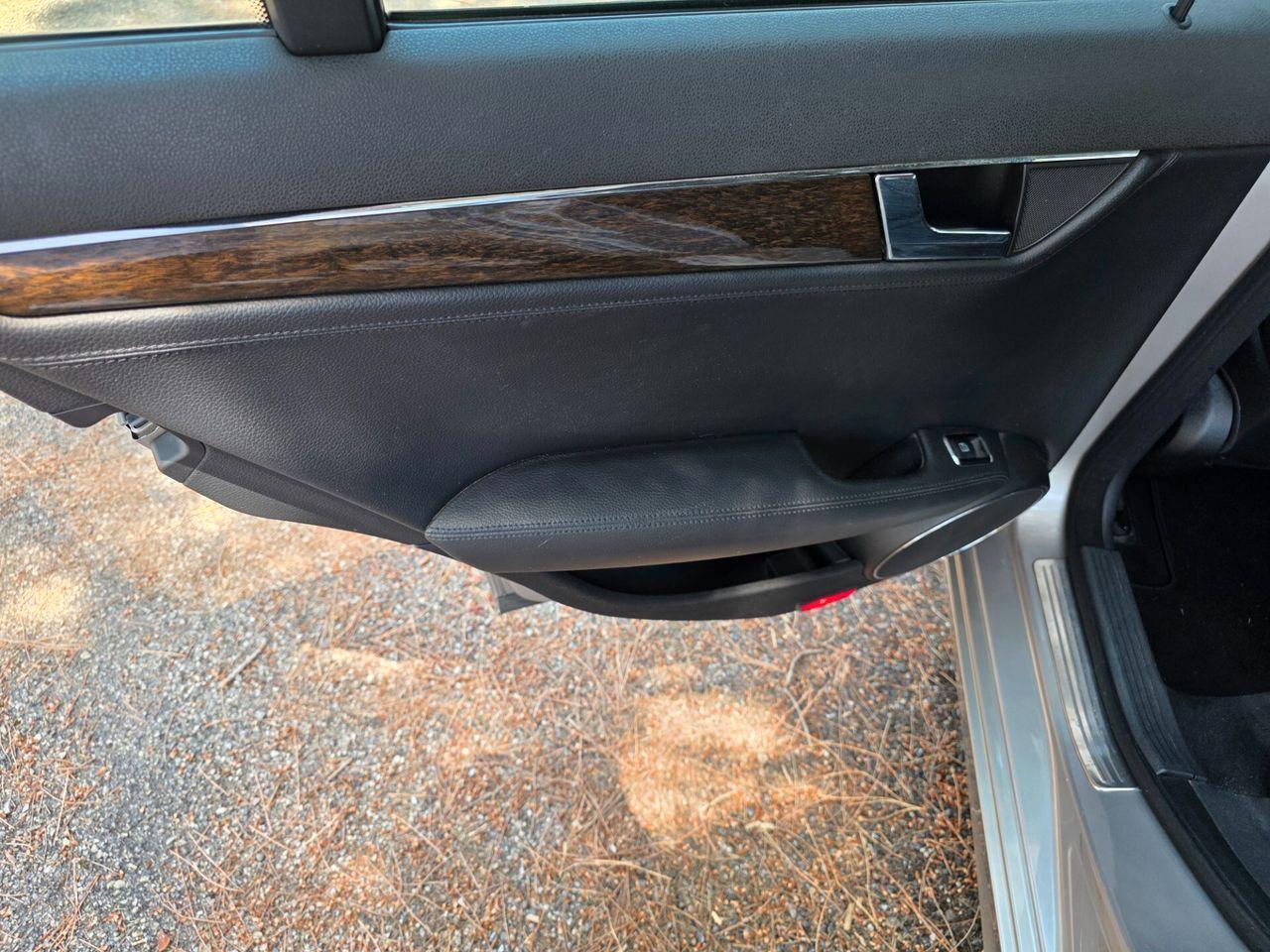 Mercedes-Benz C220 2008 — photo 10