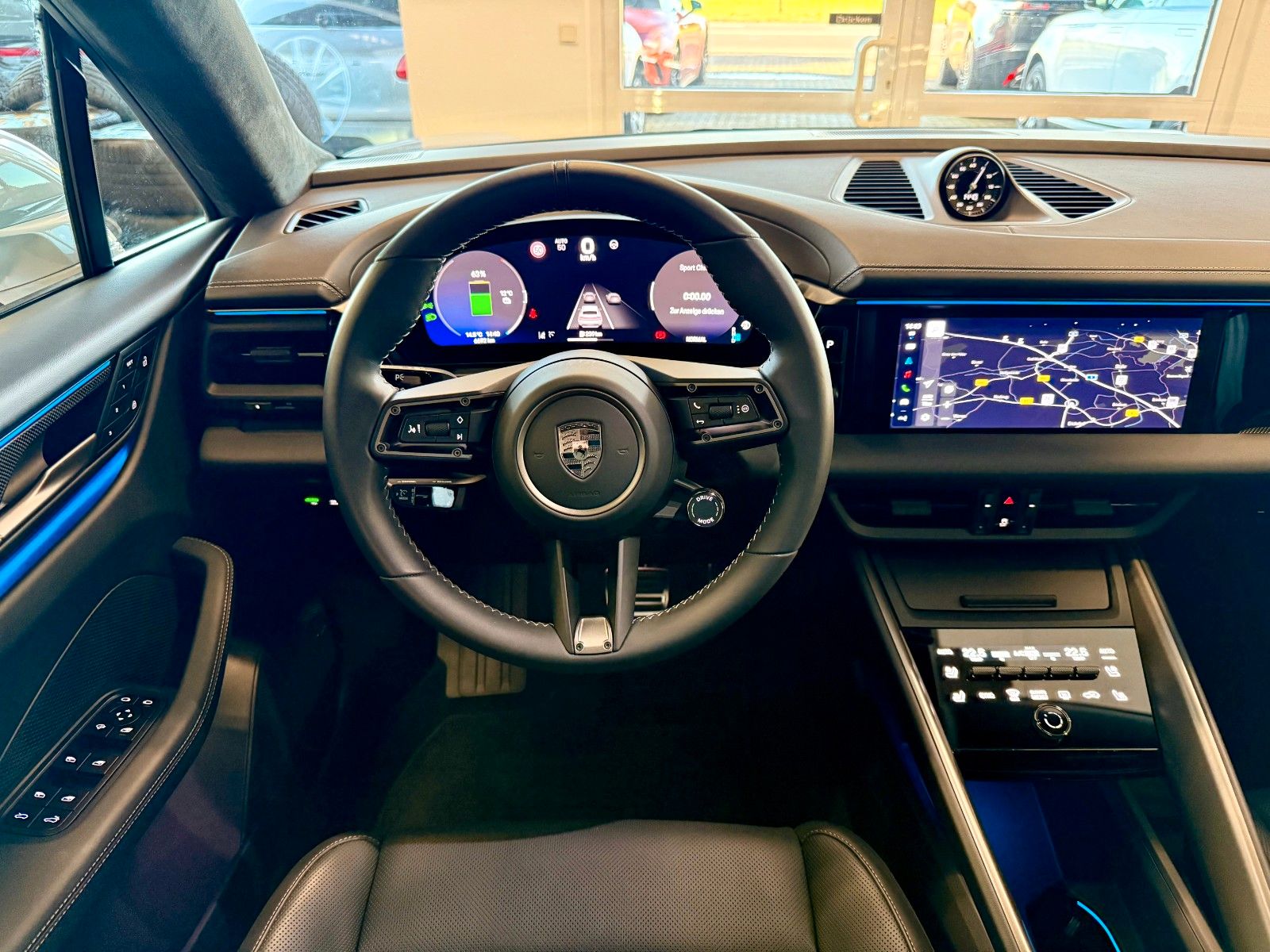 Fahrzeugabbildung Porsche Macan Turbo InnoDrive/OffroadDesign/SCP/Keyless