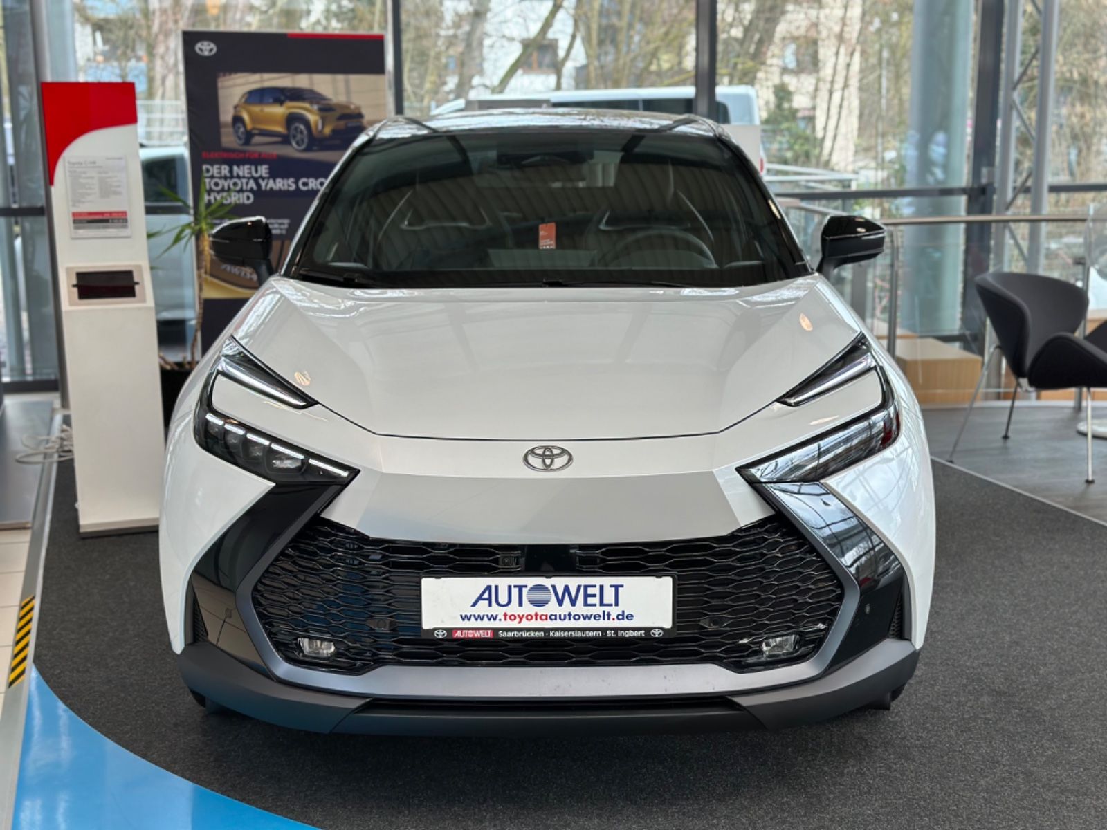 Fahrzeugabbildung Toyota C-HR 2.0 Lounge PREMIERE 360°,NAVI,PANO