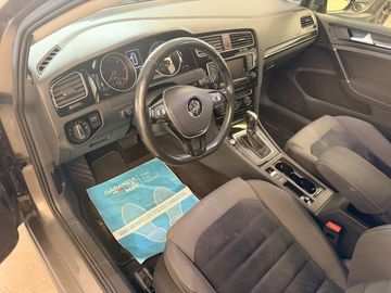 Volkswagen Golf - 11