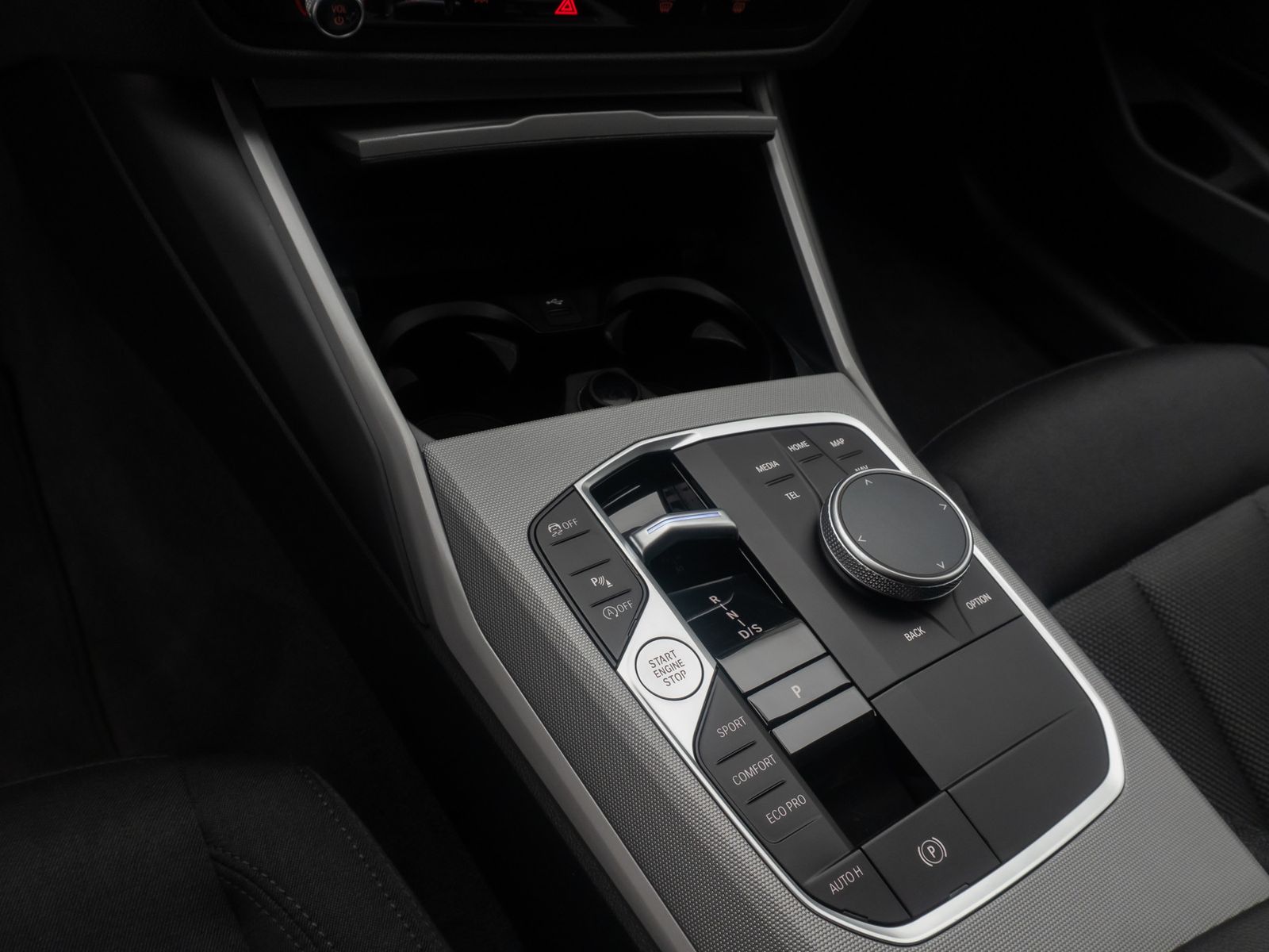 Fahrzeugabbildung BMW 318i  DAB CockPit+ PDC LED Geschwindigkeitsreg.
