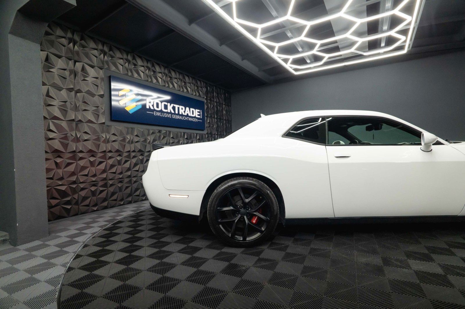 Fahrzeugabbildung Dodge Challenger 6.4 V8 SRT 392 R/T SCAT PACK LineLock