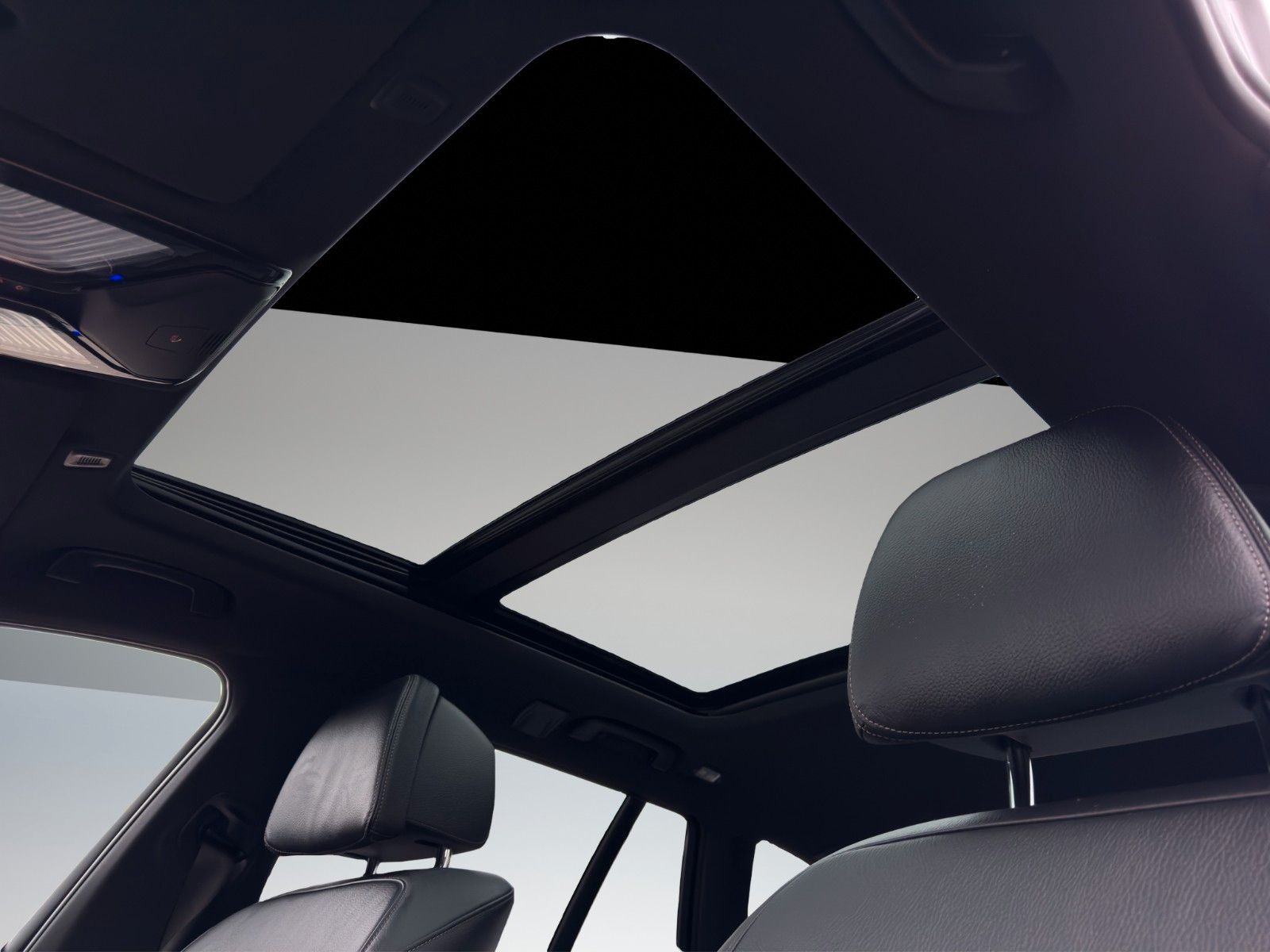 Fahrzeugabbildung BMW 530D TOURING XDRIVE M SPORT HUD H&K PANO LASER