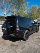 Mitsubishi Pajero 3,2 DI-D 4WD Edition 100 n72 - Mitsubishi Pajero mit Panoramadach