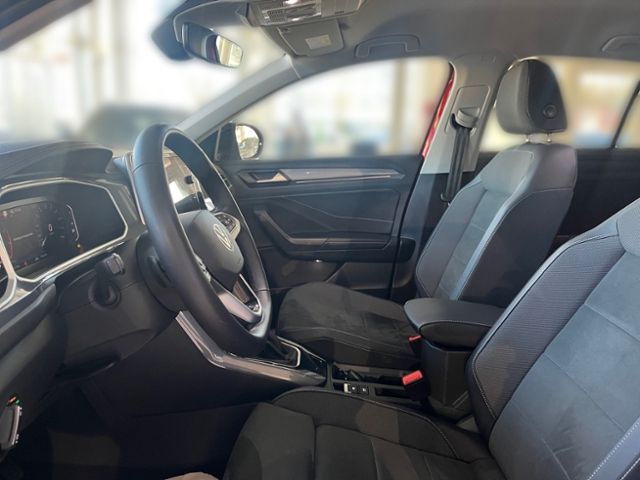 Fahrzeugabbildung Volkswagen T-ROC 1.5 TSI DSG STYLE IQ.LIGHT NAVI AHK KAMERA