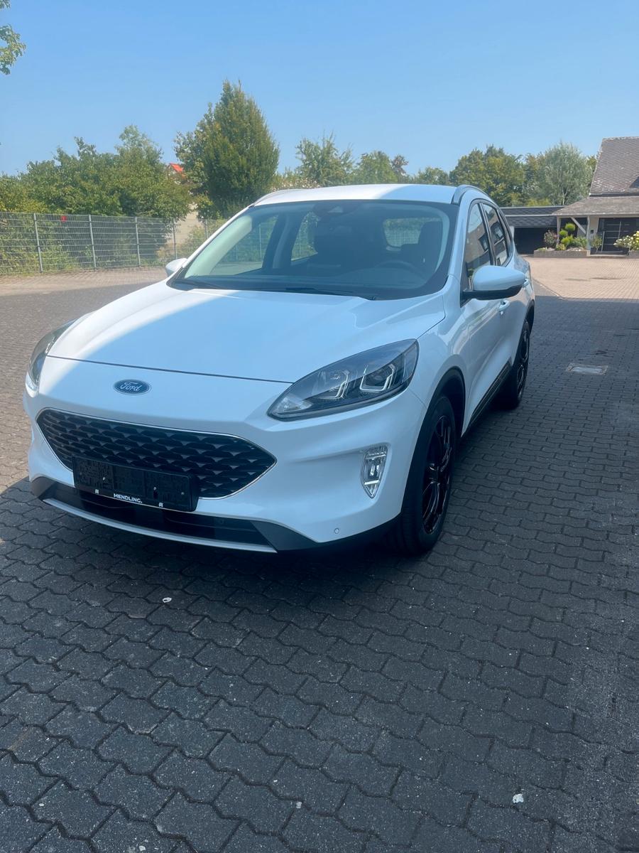Ford Kuga 1.5 EcoBoost 120 PS COOL & CONNECT 8 Räder