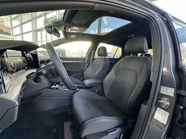 Golf VIII 1.5 eTSI DSG Edition 50 DCC PANO HEAD-