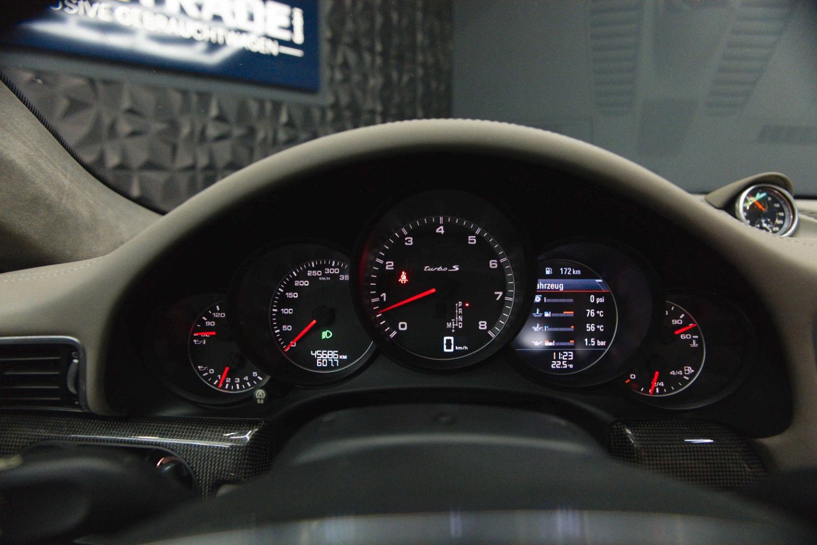 Fahrzeugabbildung Porsche 991 911 Turbo S Coupe Chrono+ | Ceramic | Carbon