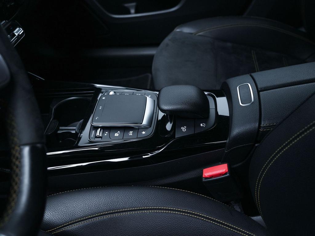 Mercedes-Benz A 45 AMG