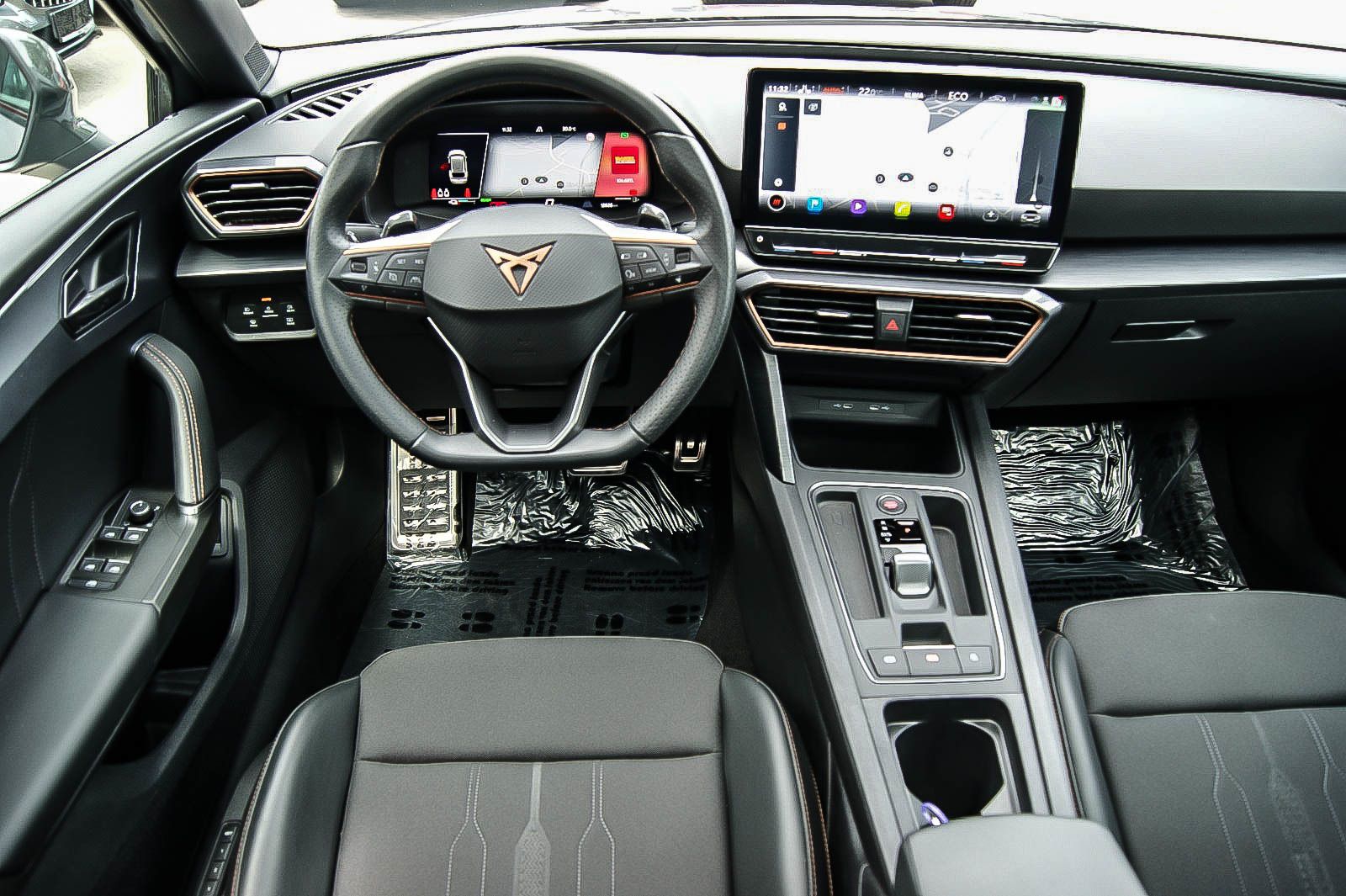 Fahrzeugabbildung CUPRA Leon Sportstourer e-Hybrid PANORAMA CARPLAY ACC