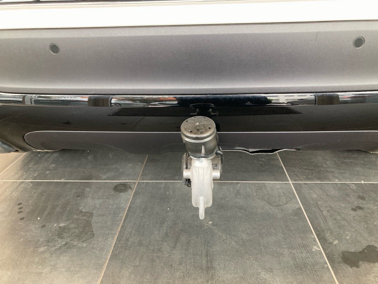 Fahrzeugabbildung Mercedes-Benz GLB 250 4M*7-Sitz*AHK*Distr*Totwi*360*Mbeam*Memo