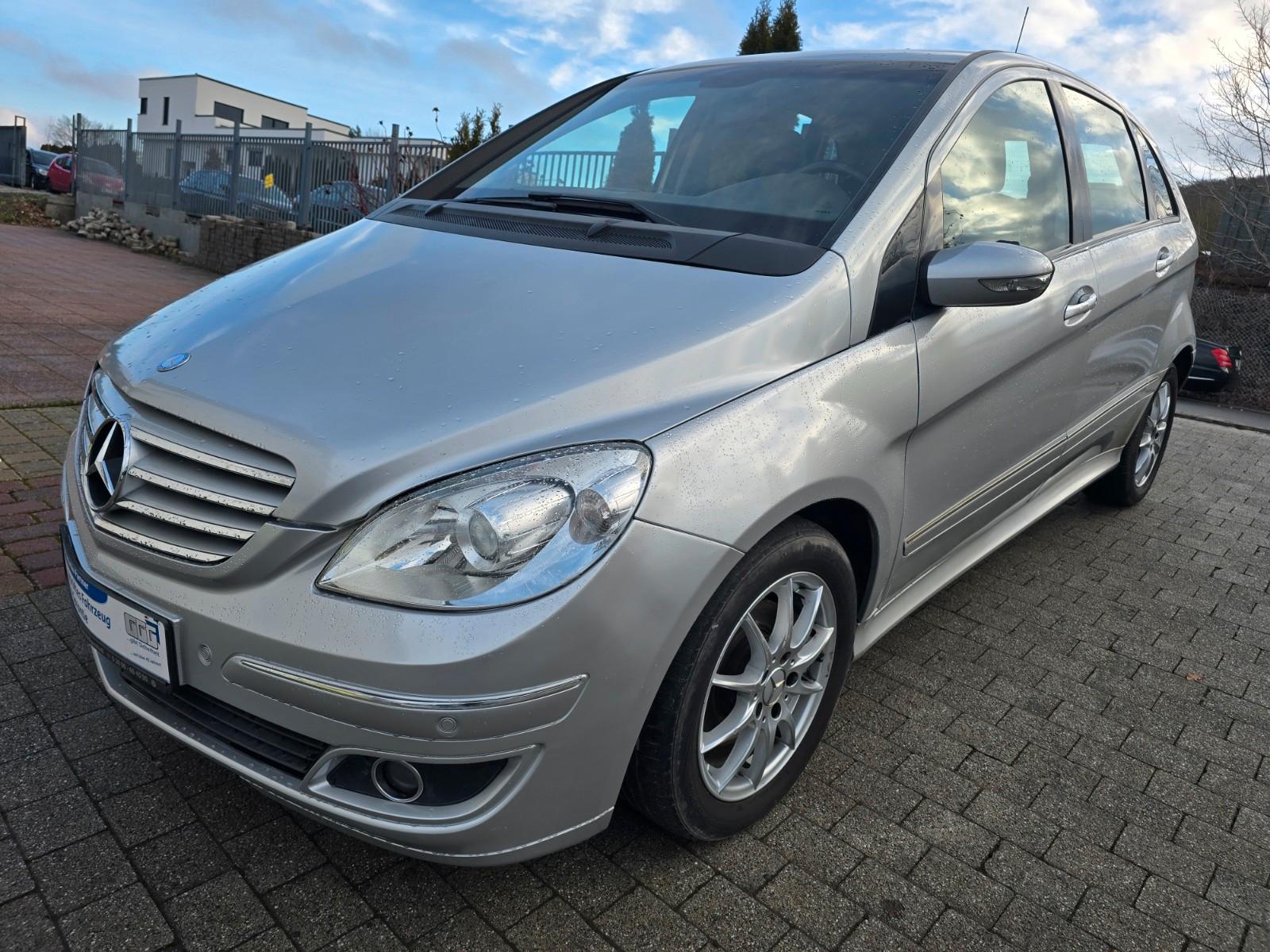 Mercedes-Benz B 200 AUTOMATIK,  AHK, TÜV NEU,  PDC, Panorama