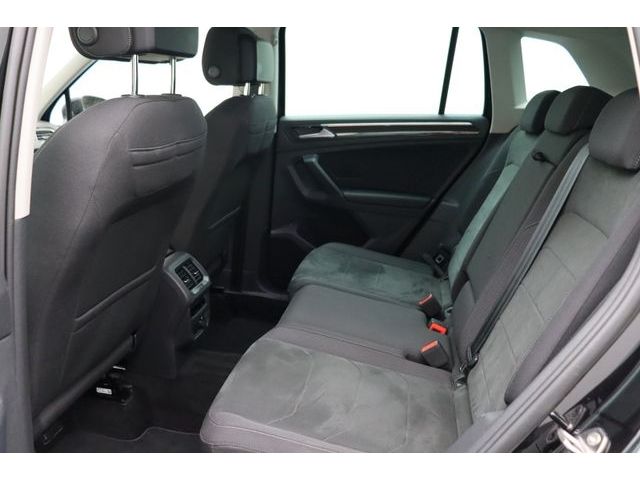Fahrzeugabbildung Volkswagen Tiguan Elegance 2.0 ACC Matrix AHK