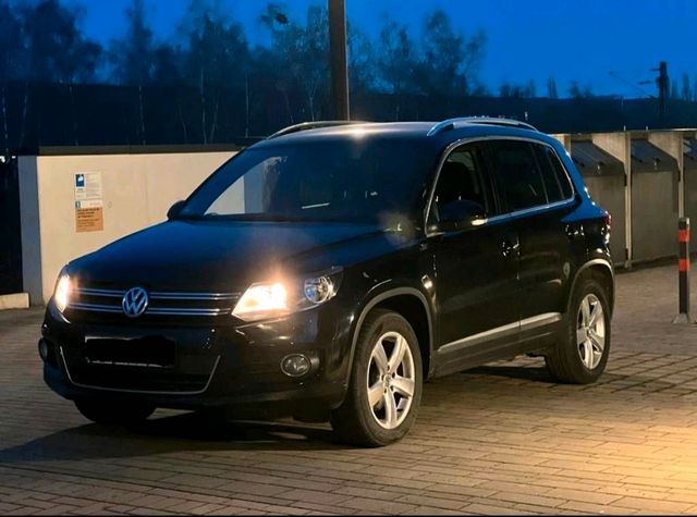 VW Tiguan 2.0 TDI schwarz lounge model