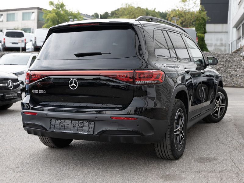 Mercedes-Benz EQB 250 AMG-Sport Pano Burm Distr Night 7Sitzer foto 4