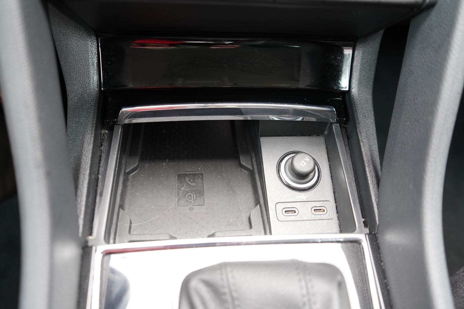 Skoda Karoq 1.5 TSI Tour DSG LED Navi Kamera PDC DAB
