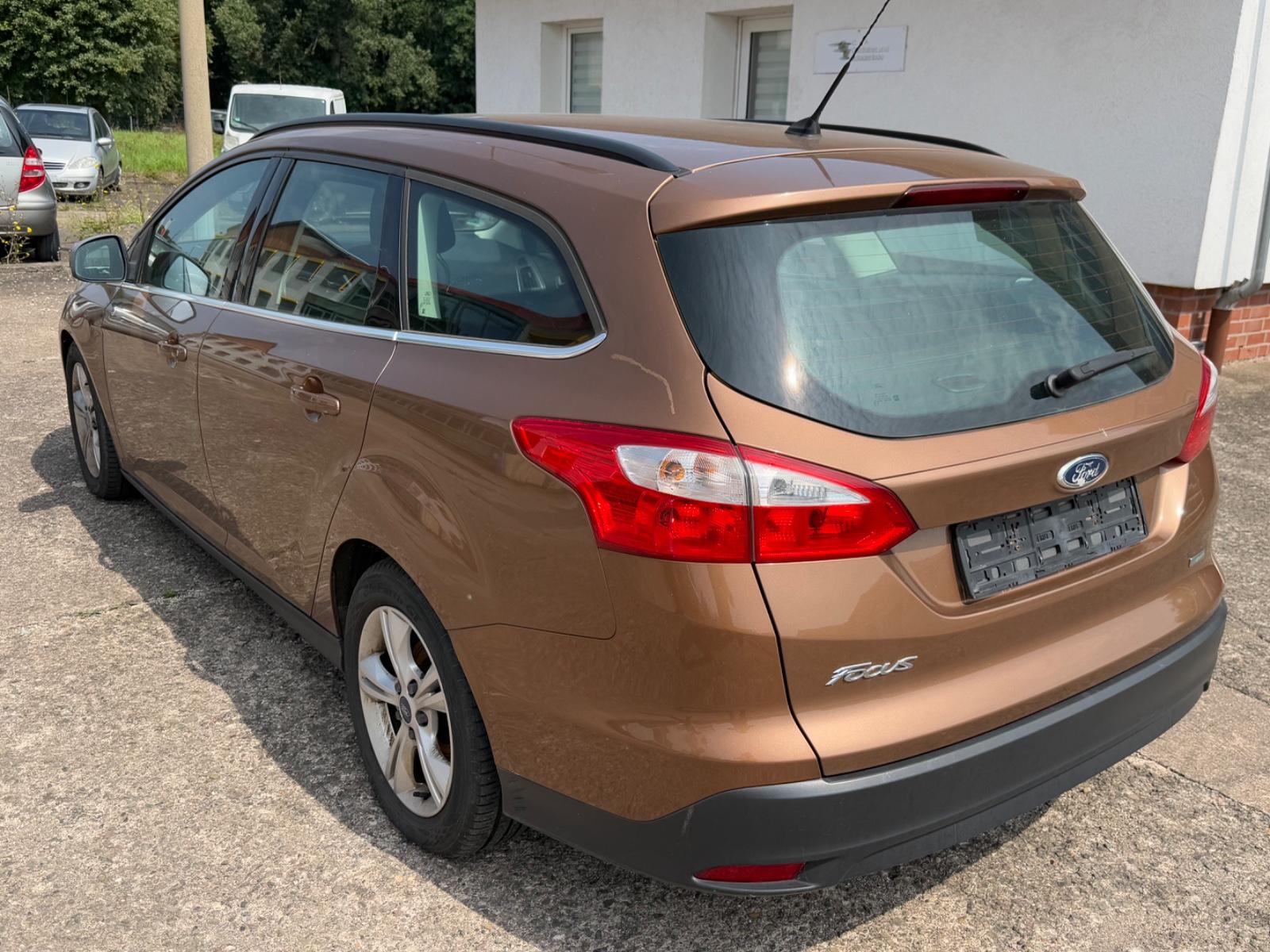 Ford Focus 2014 — engine 998 cm³, 125 HP (92kW)