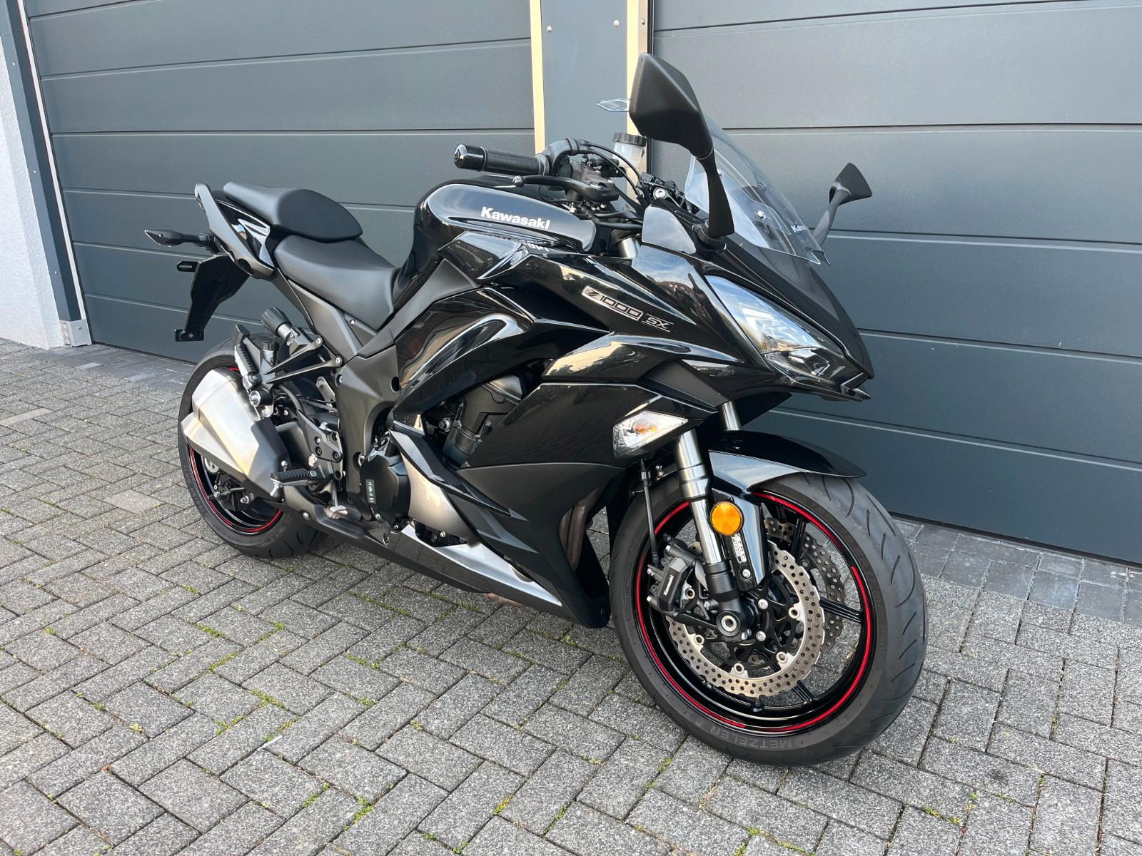 Kawasaki Z1000 SX Top Zustand !