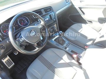 Volkswagen Golf - 8