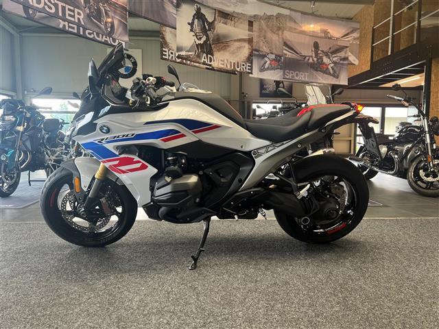 BMW R 1300 RS OIL INCLUSIVE UND KOFFER