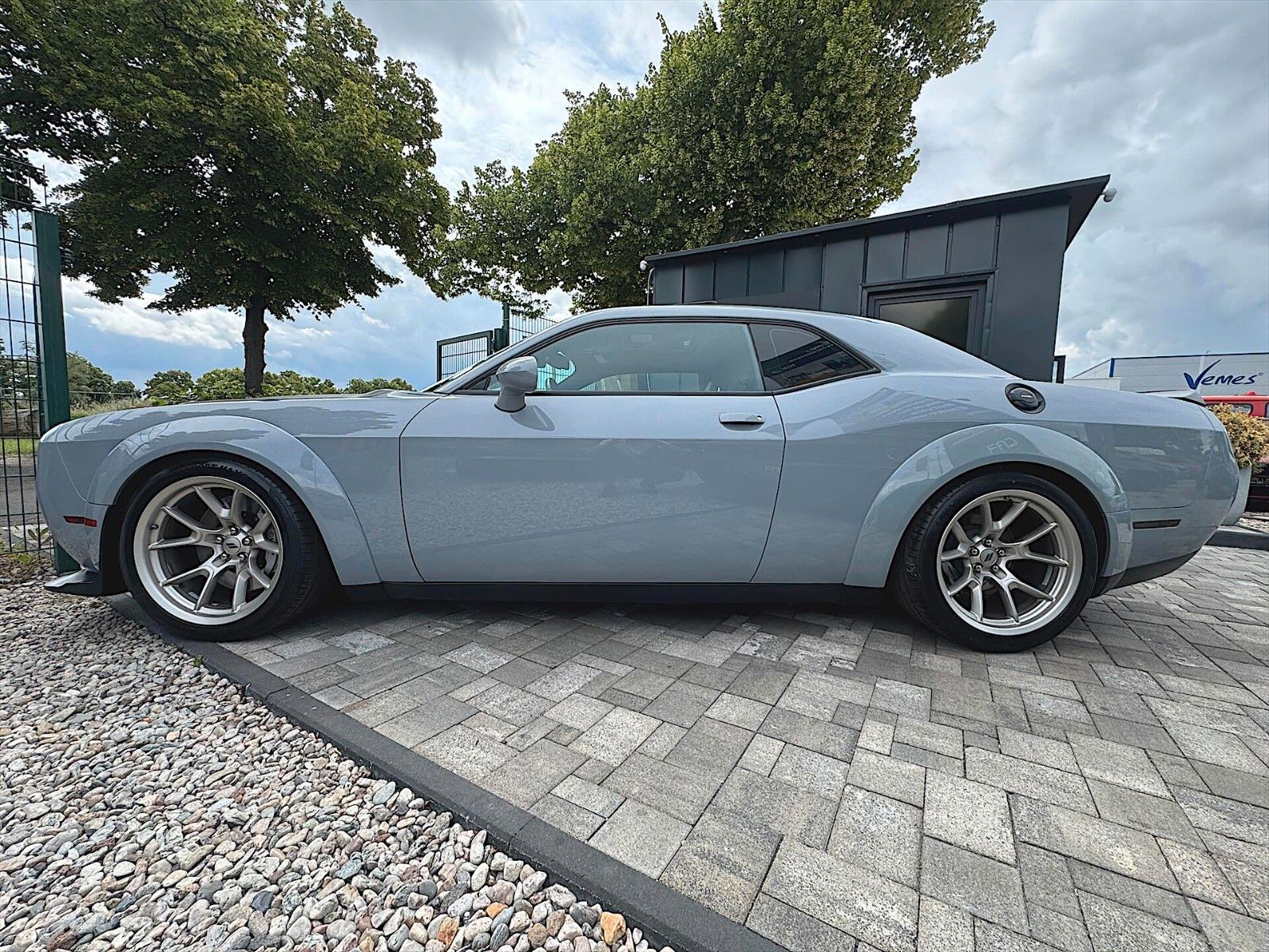 Fahrzeugabbildung Dodge Challenger 6.4 V8 SRT R/T SCATPACK WIDEBODY 50TH