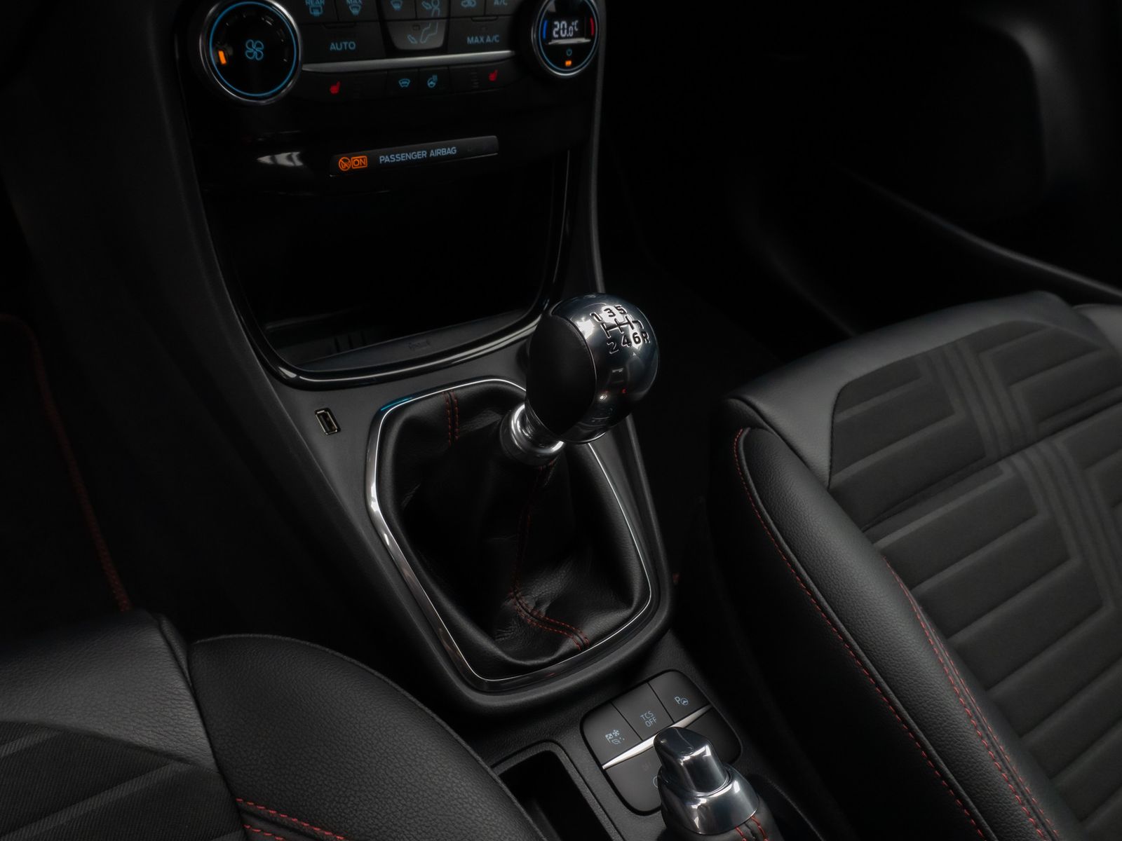 Fahrzeugabbildung Ford Puma ST-Line X Kamera DAB B&O Apple AHK ACC LED