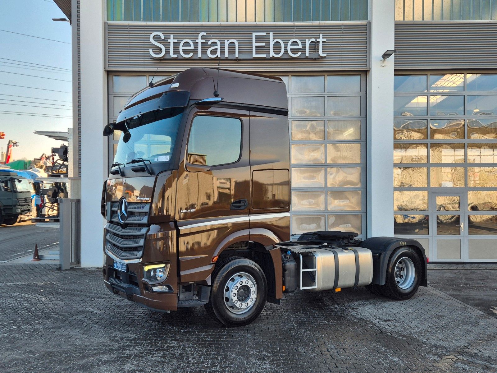 Fahrzeugabbildung Mercedes-Benz Actros 1848 LS Öl-Retarder Standklima BigSpace