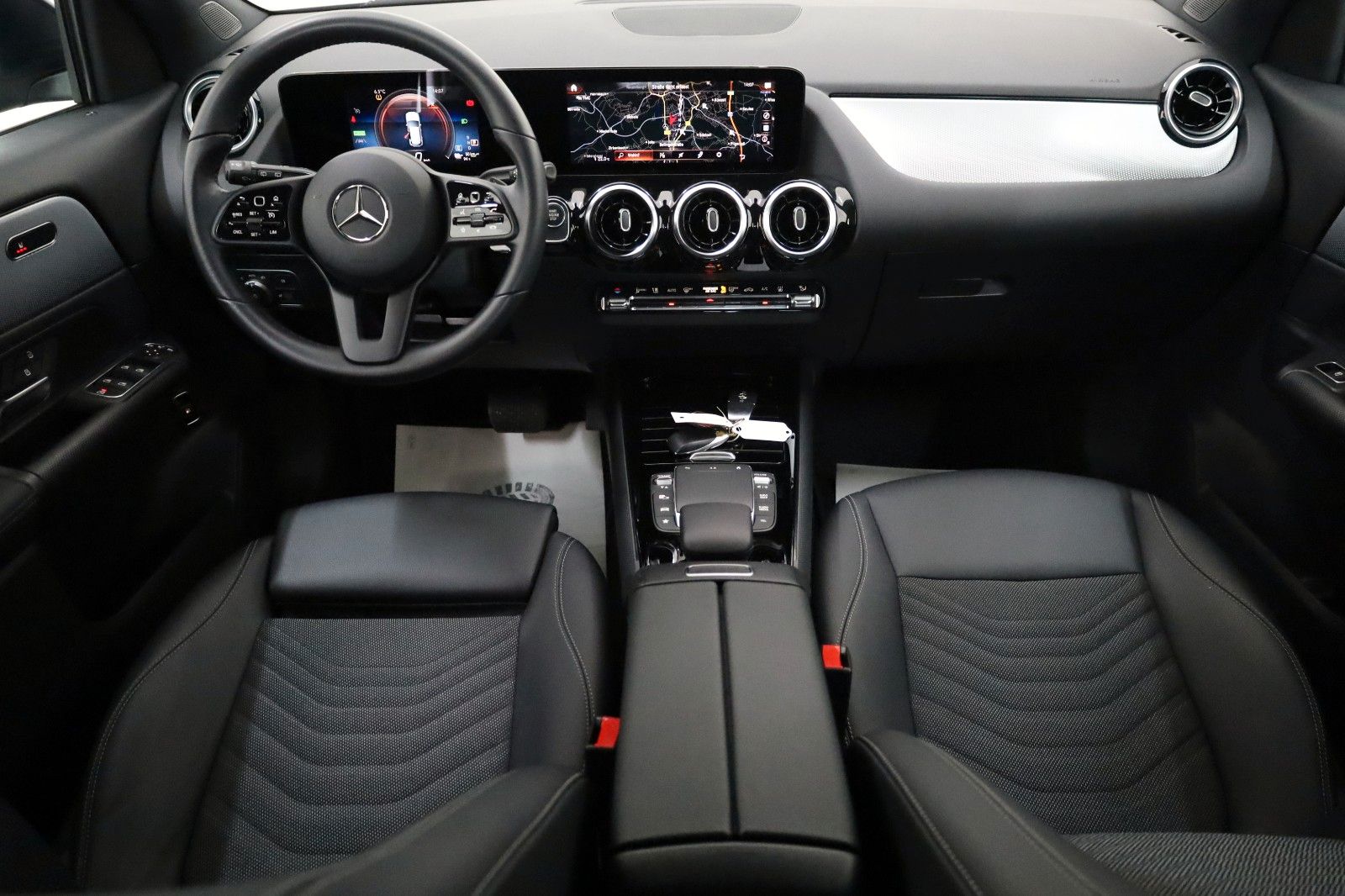Fahrzeugabbildung Mercedes-Benz GLA 250 e Style ,T.Leder,Navi,LED,SH,Kamera