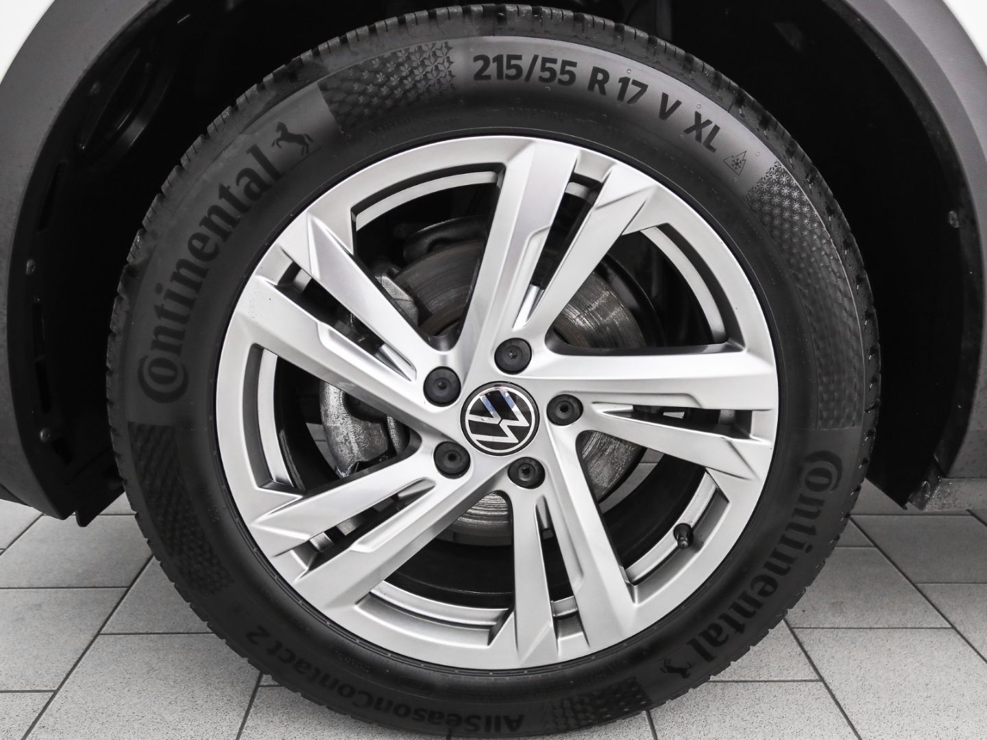 Volkswagen T-Roc 1.5 TSI DSG R Line Navi AHK ACC foto 3