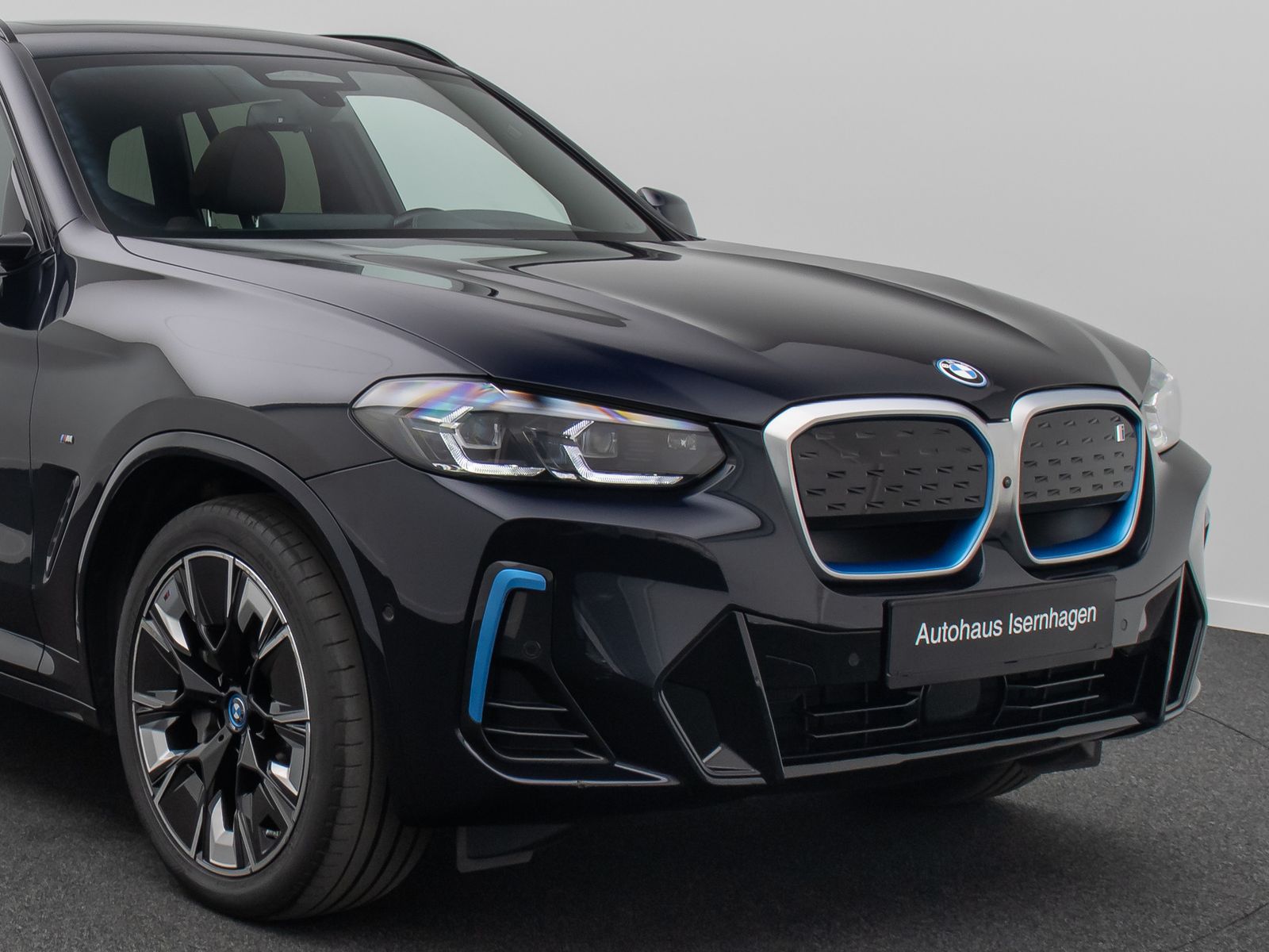 Fahrzeugabbildung BMW iX3 M Sport IMPRESSIVE DAB 360°H/K HUD Panorama