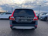 Volvo XC70 D4 AWD Summum ACC StandHzg Xenon AHK - scheckheftgepflegte Volvo XC70
