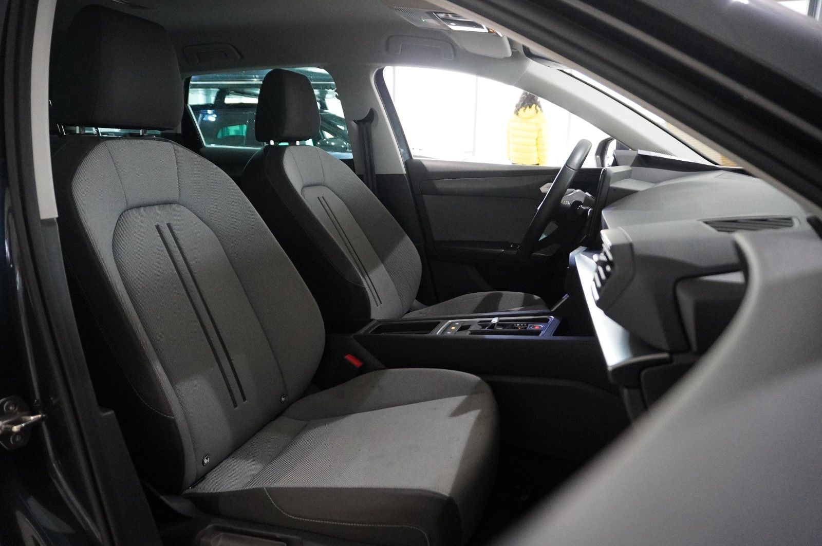 Fahrzeugabbildung SEAT Leon ST 1.0 E-TSI STYLE DSG NAVI/LED/KAMERA/DAB+